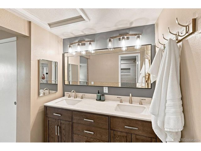 11127 W Wildhorse Peak, Littleton, CO 80127