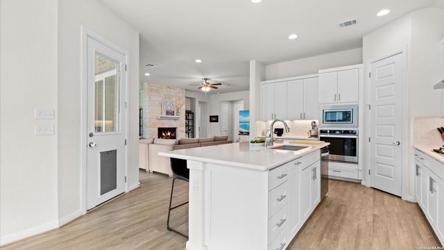 365 Vuelo, New Braunfels, TX 78132