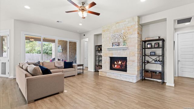 365 Vuelo, New Braunfels, TX 78132