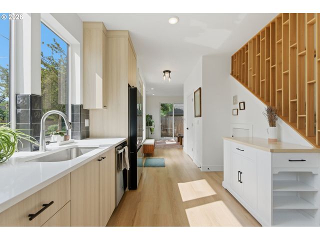5290 Se 68TH Ave 4, Portland, OR 97206