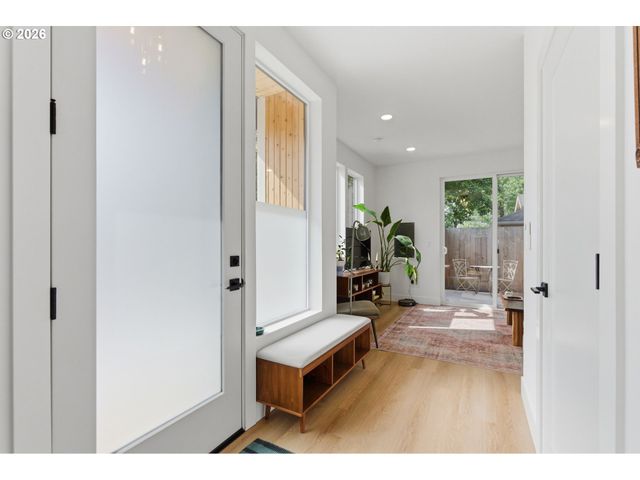 5290 Se 68TH Ave 4, Portland, OR 97206