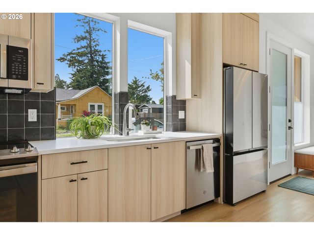 5290 Se 68TH Ave 4, Portland, OR 97206