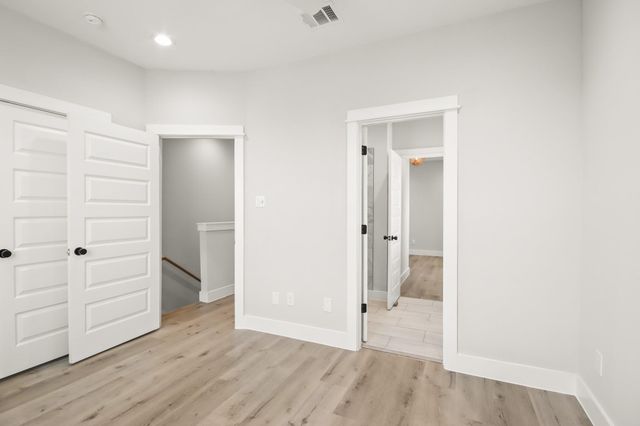 2105 Sam Wilson Street E, Houston, TX 77020