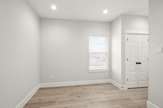 2105 Sam Wilson Street E, Houston, TX 77020