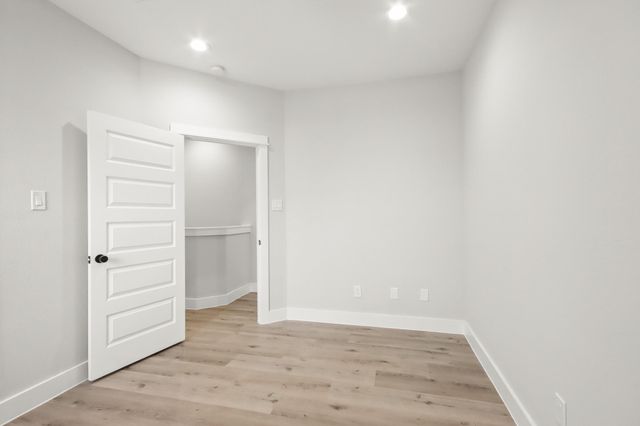 2105 Sam Wilson Street E, Houston, TX 77020