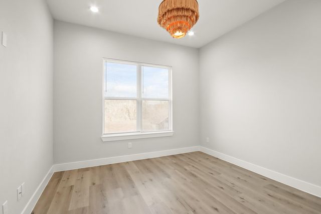 2105 Sam Wilson Street E, Houston, TX 77020