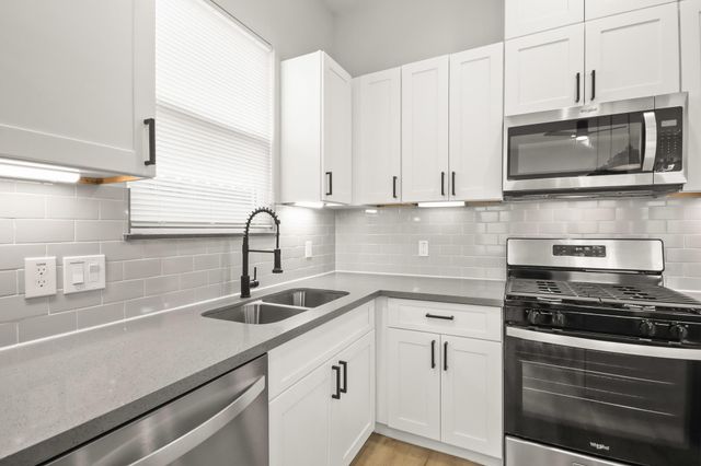 2105 Sam Wilson Street E, Houston, TX 77020