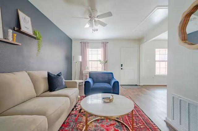 1912 Arbor Street 3, Houston, TX 77004