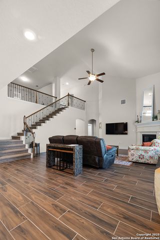 2143 Meadow Way, New Braunfels, TX 78132