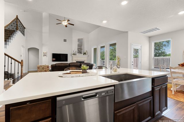 2143 Meadow Way, New Braunfels, TX 78132