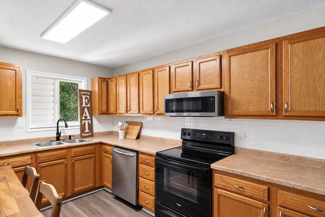 14 Wesley Drive, Heath, OH 43056