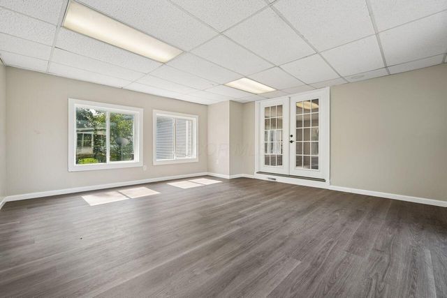 14 Wesley Drive, Heath, OH 43056