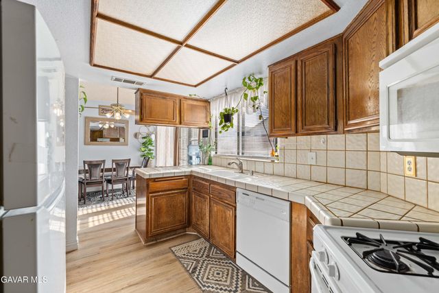 830 Sunrise Court, Lancaster, CA 93535