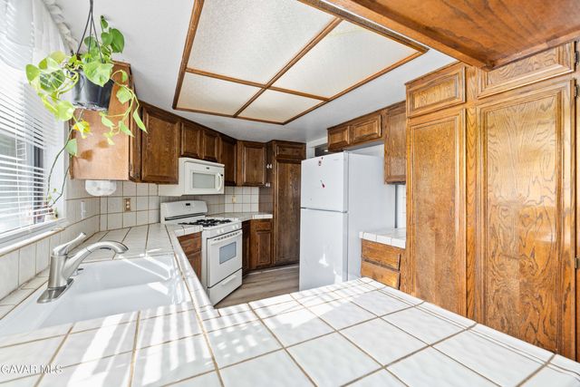 830 Sunrise Court, Lancaster, CA 93535