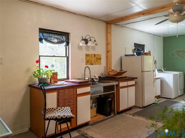 4177 Rolling Rd, Scottsville, VA 24590