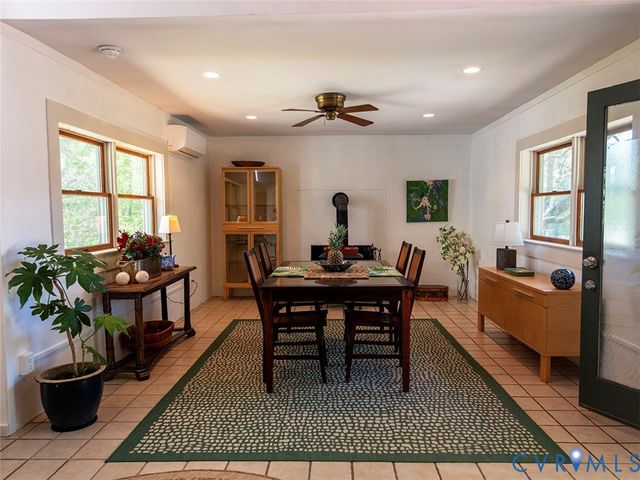 4177 Rolling Rd, Scottsville, VA 24590