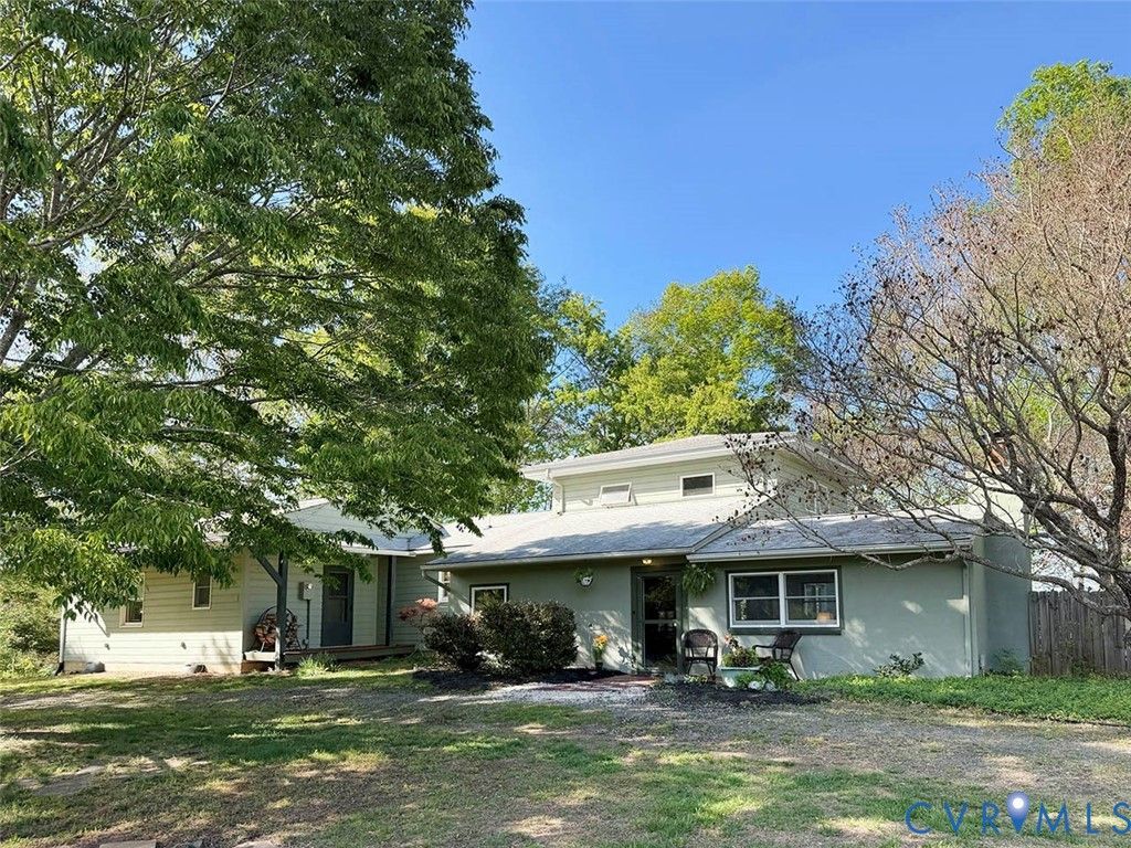 4177 Rolling Rd, Scottsville, VA 24590