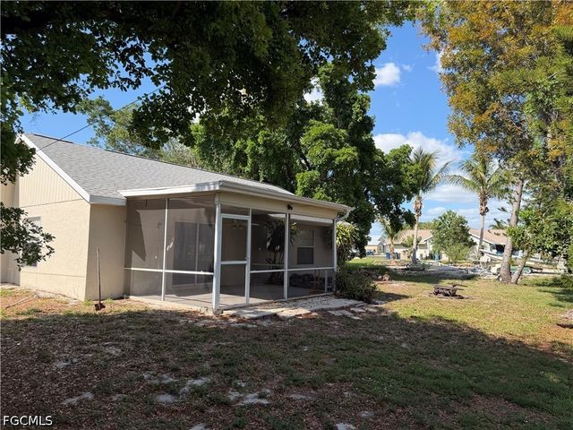 8072 Sandpiper RD, Fort Myers, FL 33967