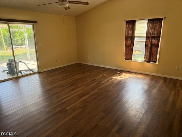 8072 Sandpiper RD, Fort Myers, FL 33967