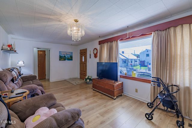 204 East Millpond Street, Kingsport, TN 37660