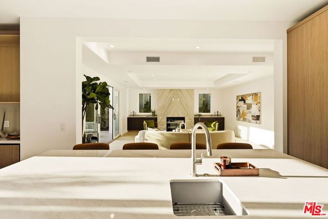 4423 Noble Avenue, Sherman Oaks, CA 91403