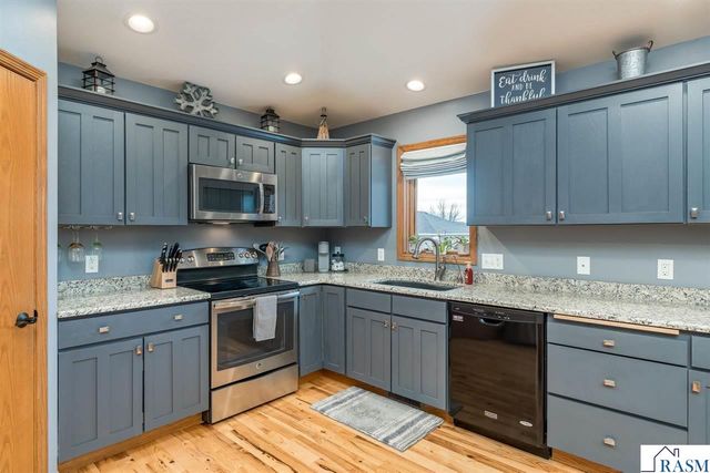 417 Pebble Court, Eagle Lake, MN 56024