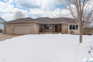 417 Pebble Court, Eagle Lake, MN 56024