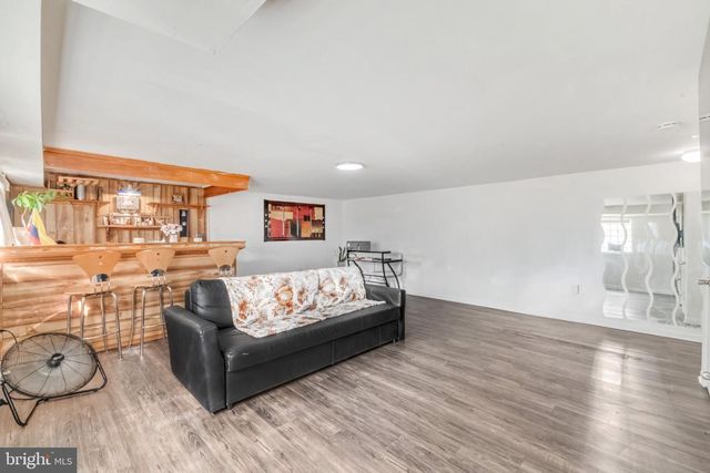 8909 E ROOSEVELT BLVD, Philadelphia, PA 19152