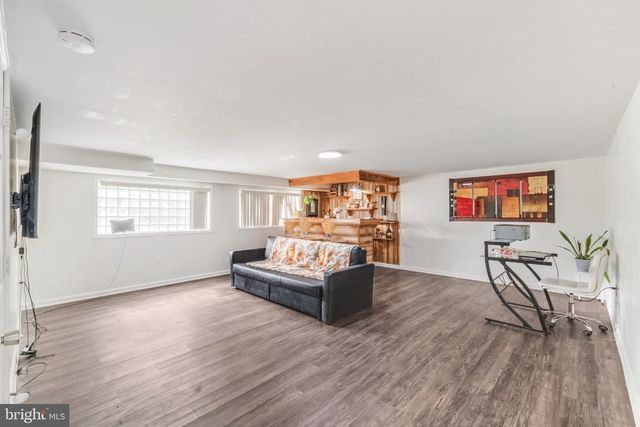 8909 E ROOSEVELT BLVD, Philadelphia, PA 19152