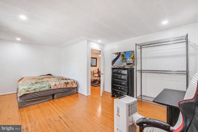 8909 E ROOSEVELT BLVD, Philadelphia, PA 19152