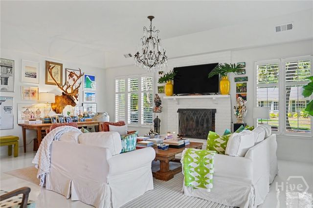 2 Mackay Lane, Savannah, GA 31411