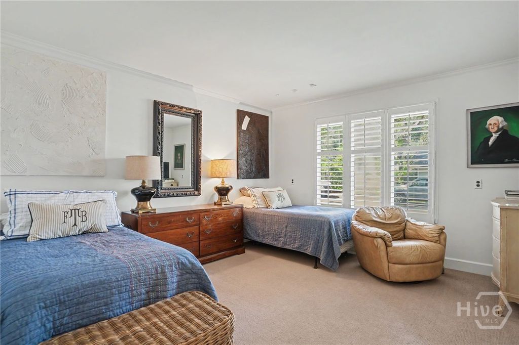 Image 19 of property listing at 2 Mackay Lane, Savannah, GA 31411