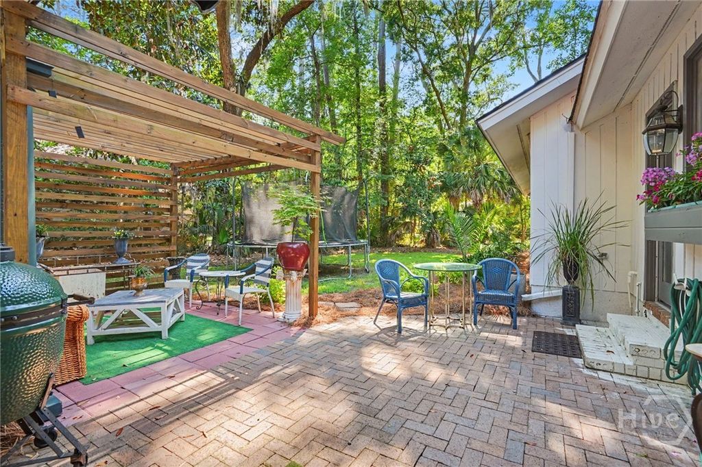 Image 24 of property listing at 2 Mackay Lane, Savannah, GA 31411