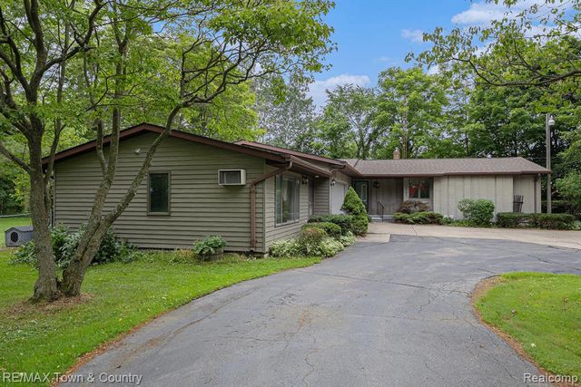 10167 W Pierson Road, Flushing, MI 48433