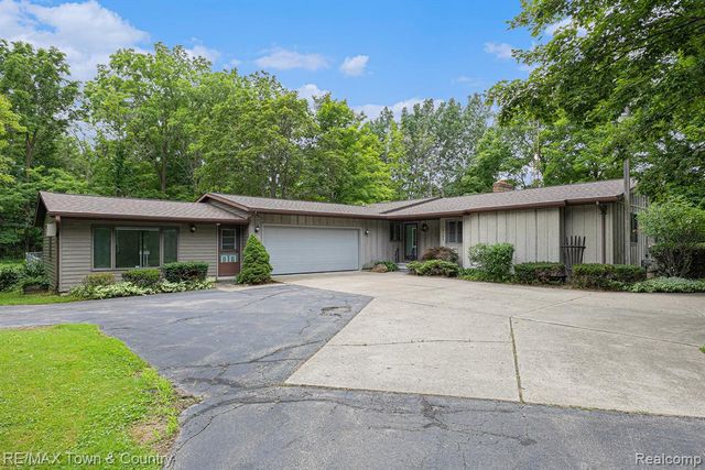 10167 W Pierson Road, Flushing, MI 48433
