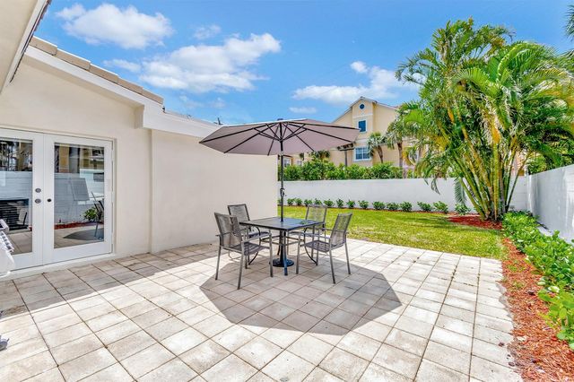 620 Las Palmas Park, Boynton Beach, FL 33435