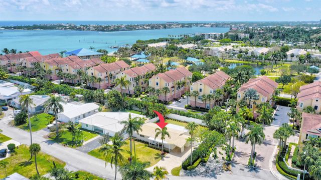 620 Las Palmas Park, Boynton Beach, FL 33435