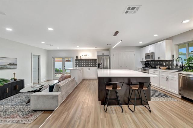 620 Las Palmas Park, Boynton Beach, FL 33435