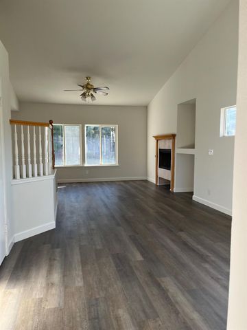 1460 Portsmouth Ln, Gustine, CA 95322