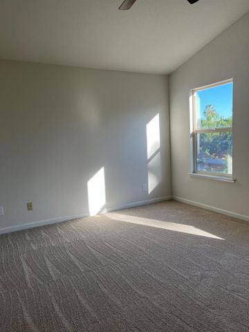 1460 Portsmouth Ln, Gustine, CA 95322