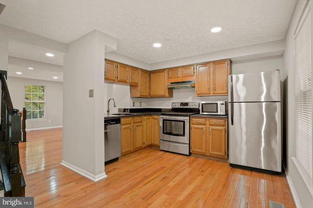 1539 WOODCREST DR, Reston, VA 20194