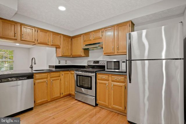 1539 WOODCREST DR, Reston, VA 20194