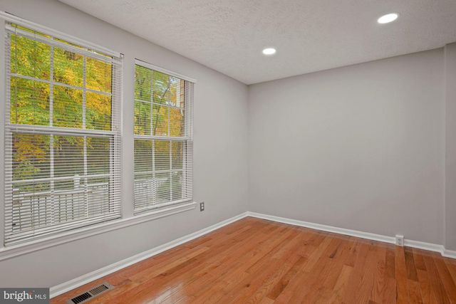 1539 WOODCREST DR, Reston, VA 20194