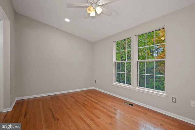 1539 WOODCREST DR, Reston, VA 20194