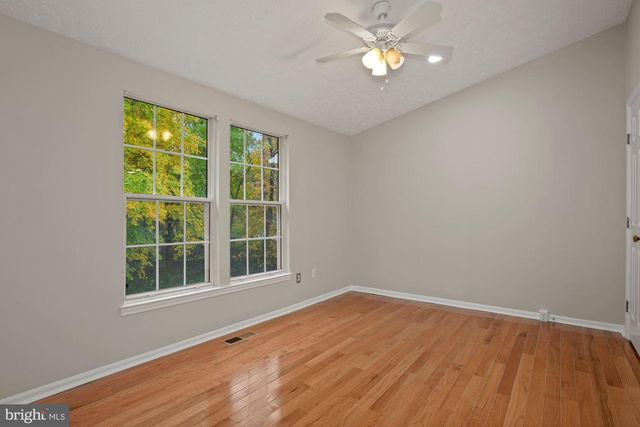 1539 WOODCREST DR, Reston, VA 20194