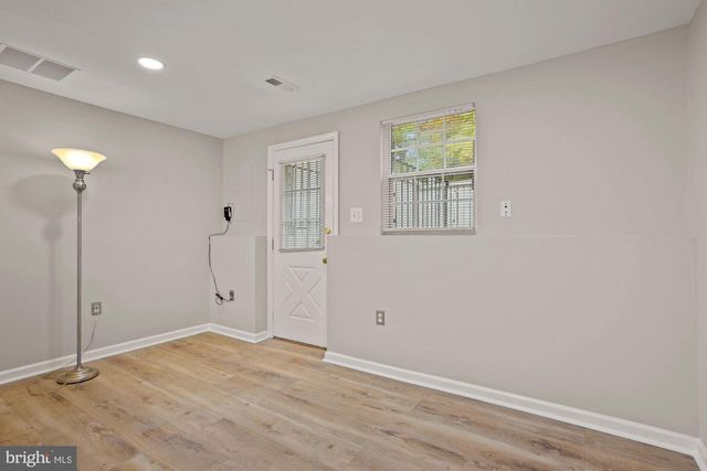 1539 WOODCREST DR, Reston, VA 20194