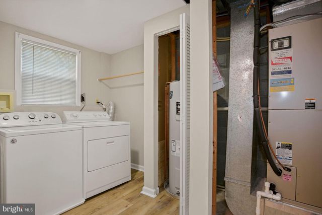 1539 WOODCREST DR, Reston, VA 20194