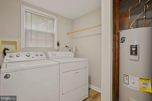 1539 WOODCREST DR, Reston, VA 20194