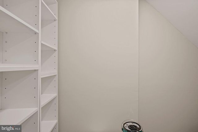 1539 WOODCREST DR, Reston, VA 20194