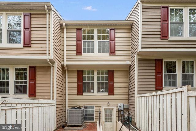 1539 WOODCREST DR, Reston, VA 20194